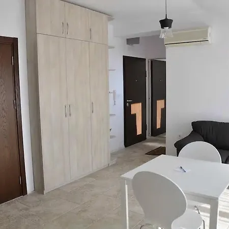 Апартамент Cosy Centre Penthouse Варна